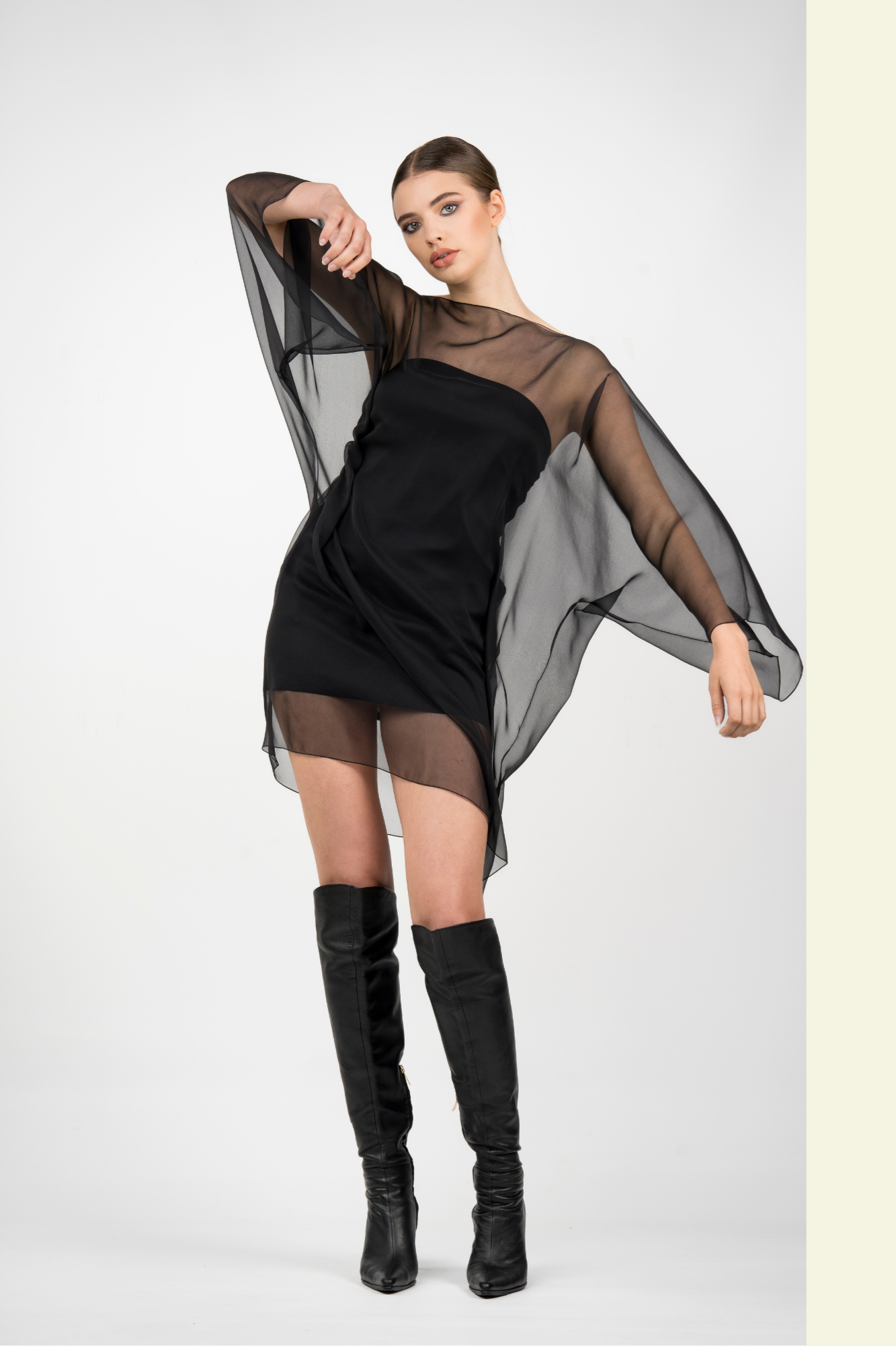 E8 Poncho Manches / Court