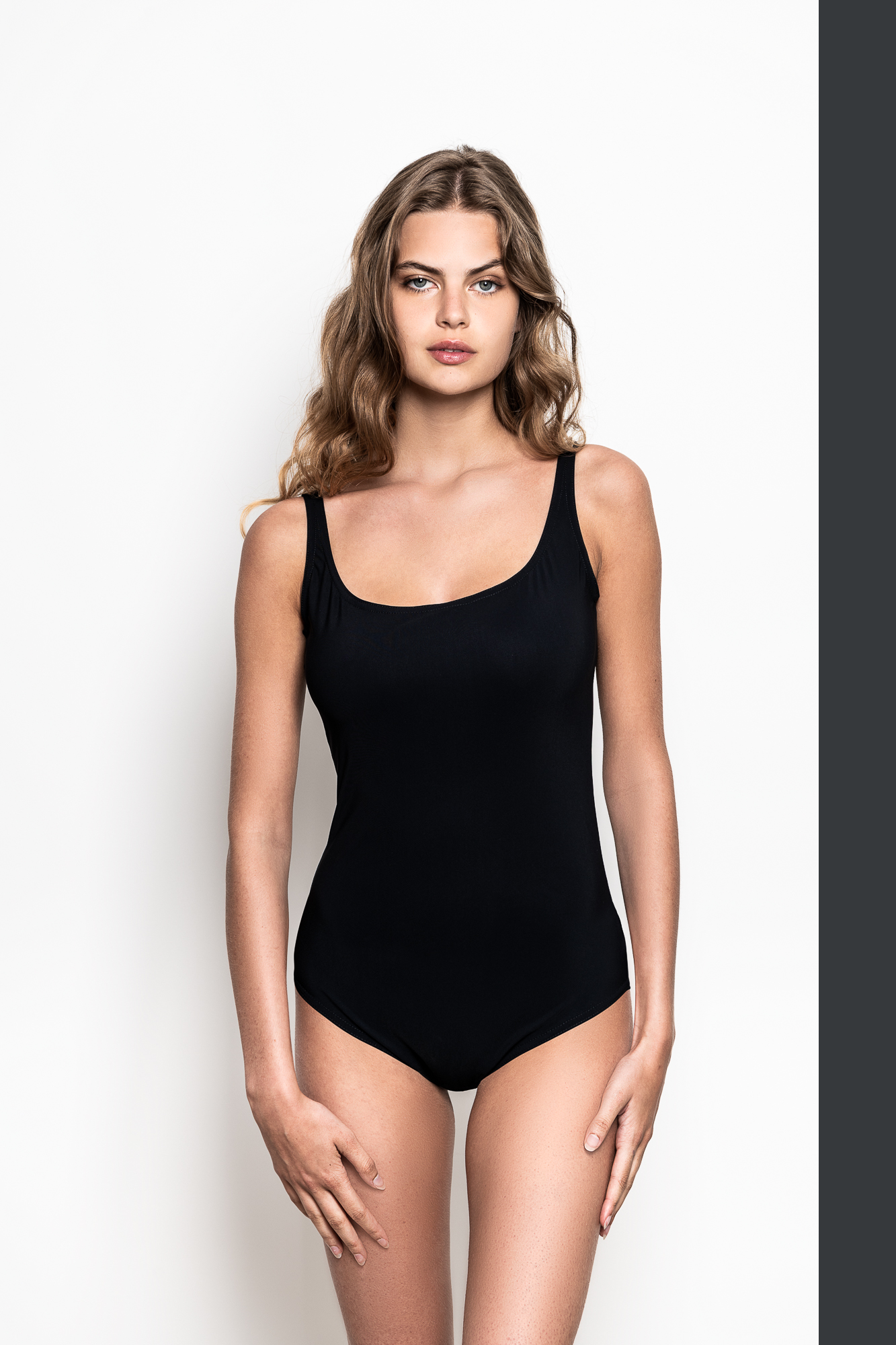 MB6 Low back swimsuit