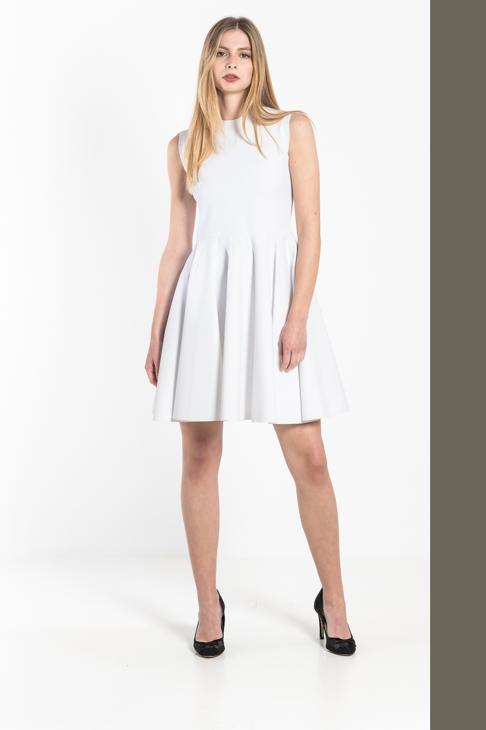 R5pt Robe parapluie taille ras du cou