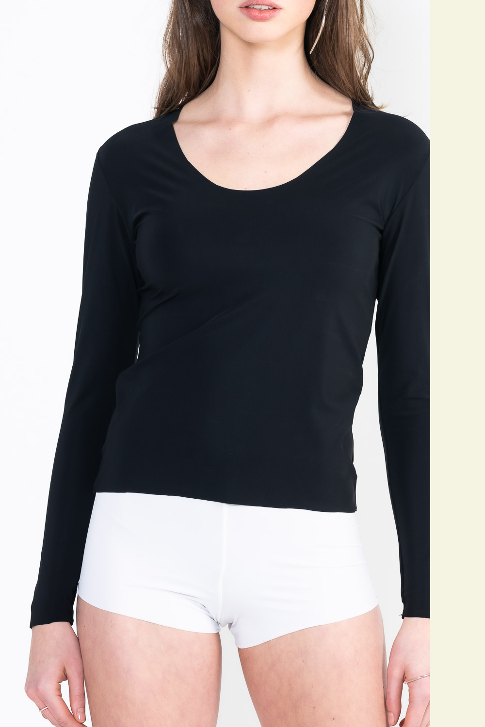 L12 Long sleeve U-neck top