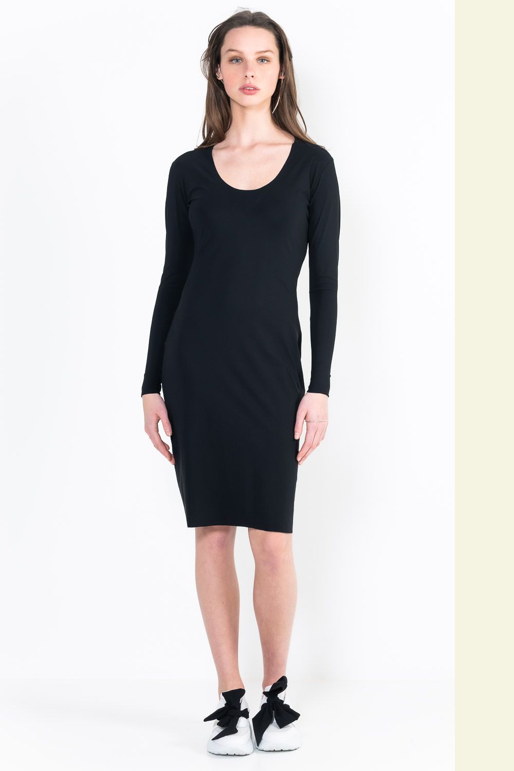 L12Bis dress U neckline long sleeves short