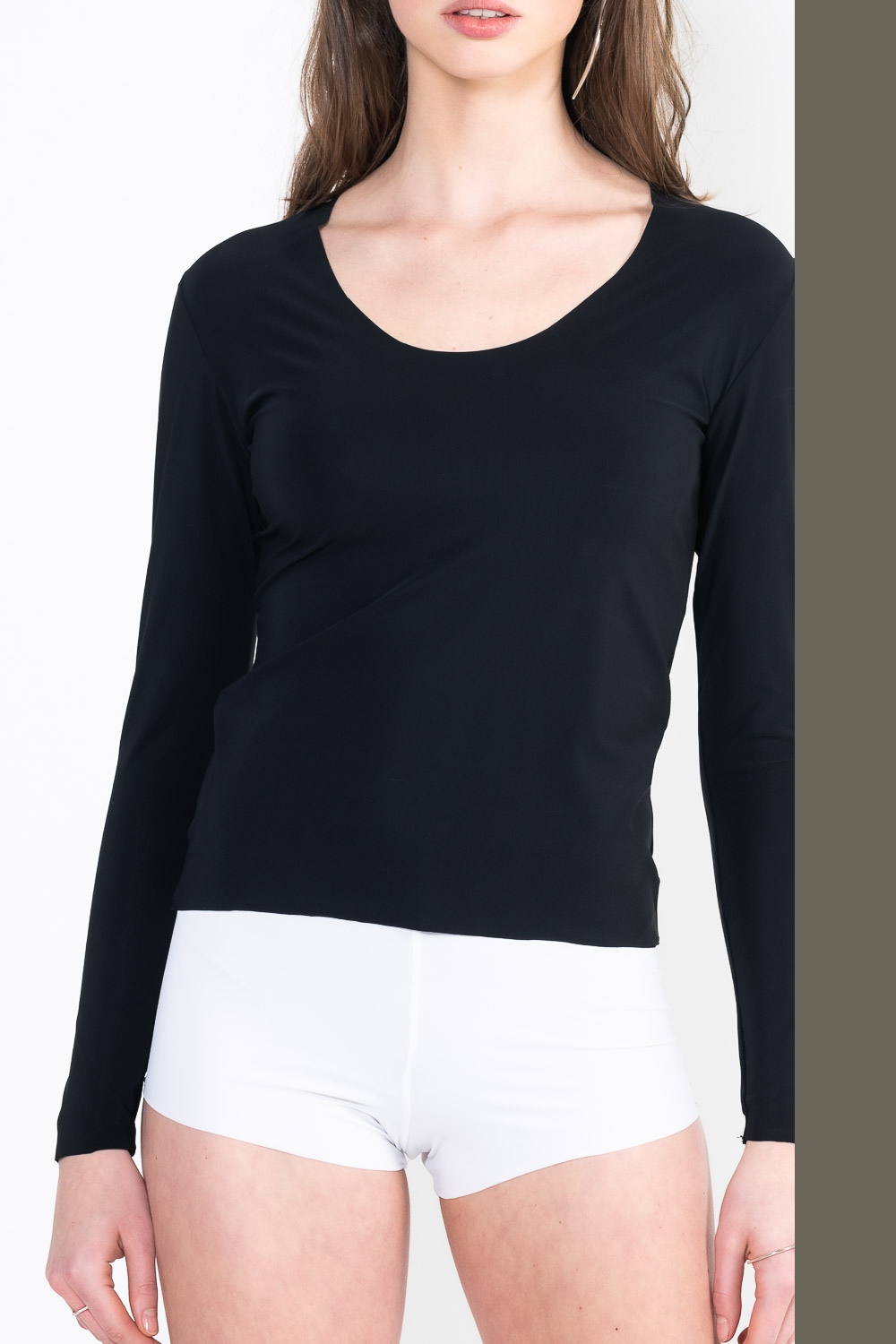 L12 Long sleeve U-neck top