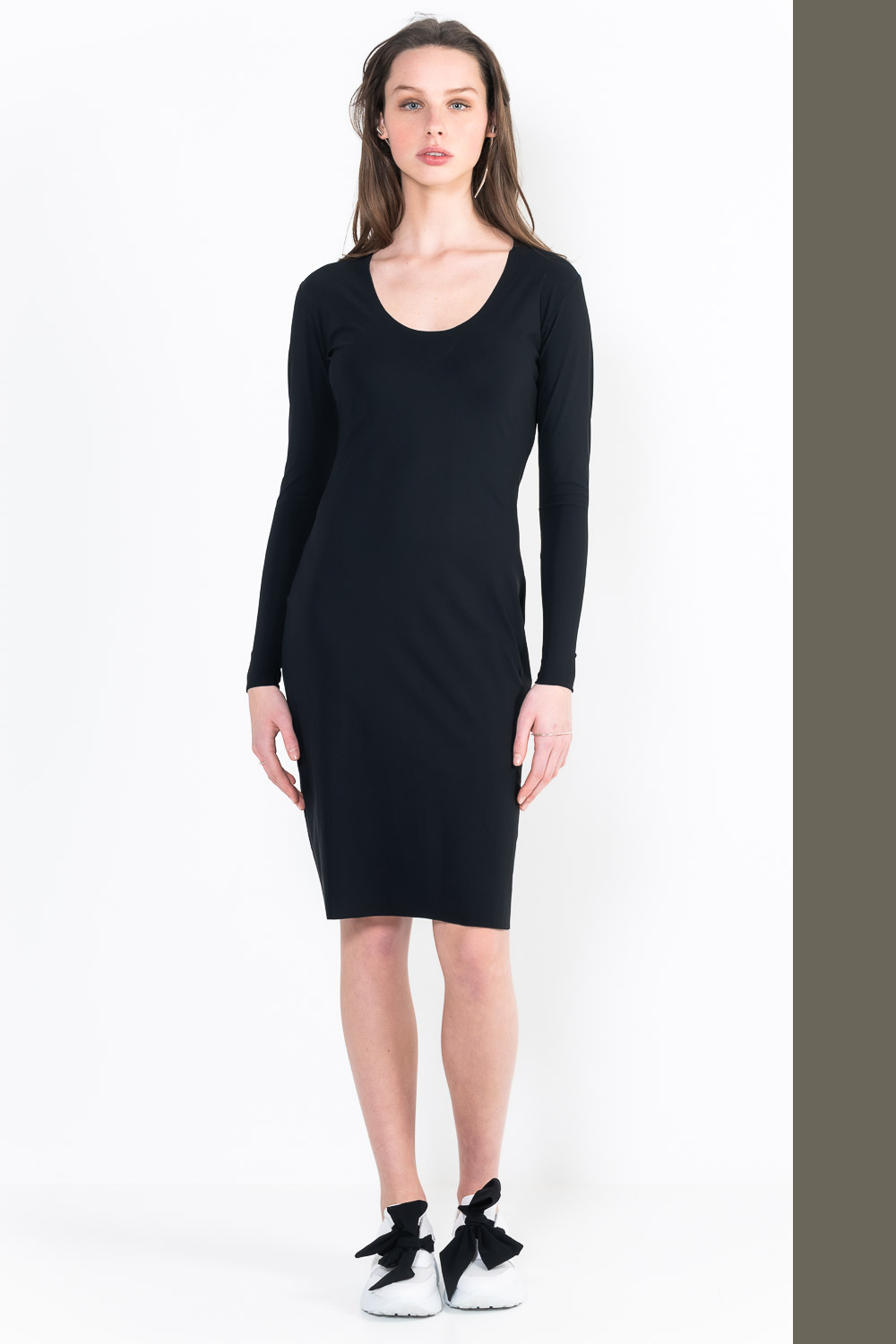 L12Bis dress U neckline long sleeves short