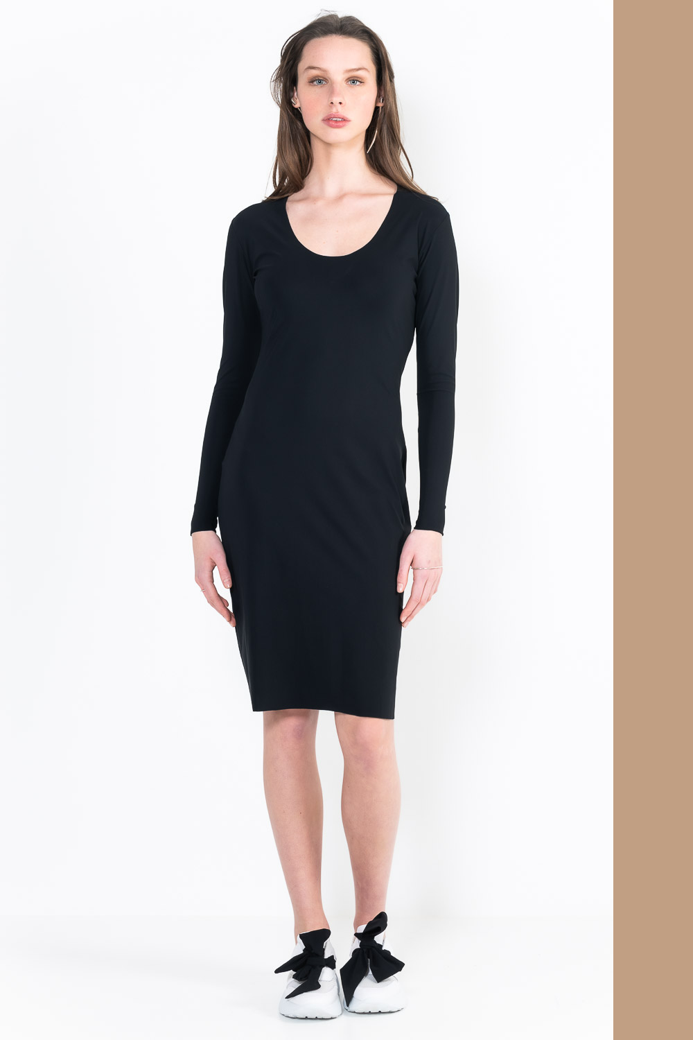 L12Bis dress U neckline long sleeves short
