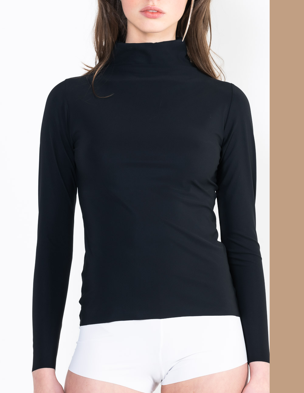 L13 High neck top with long sleeves