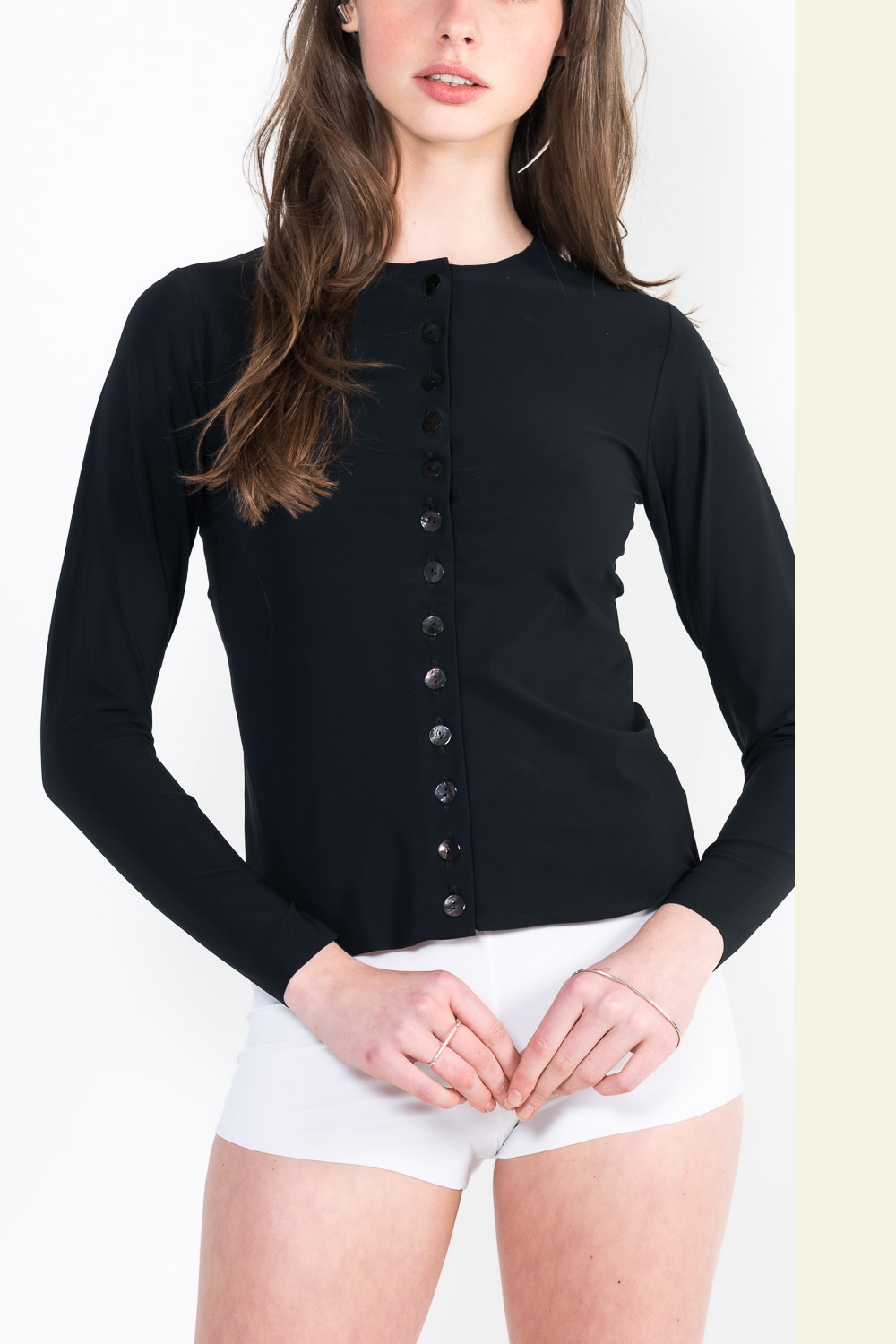 L14 Buttoned crew neck vest