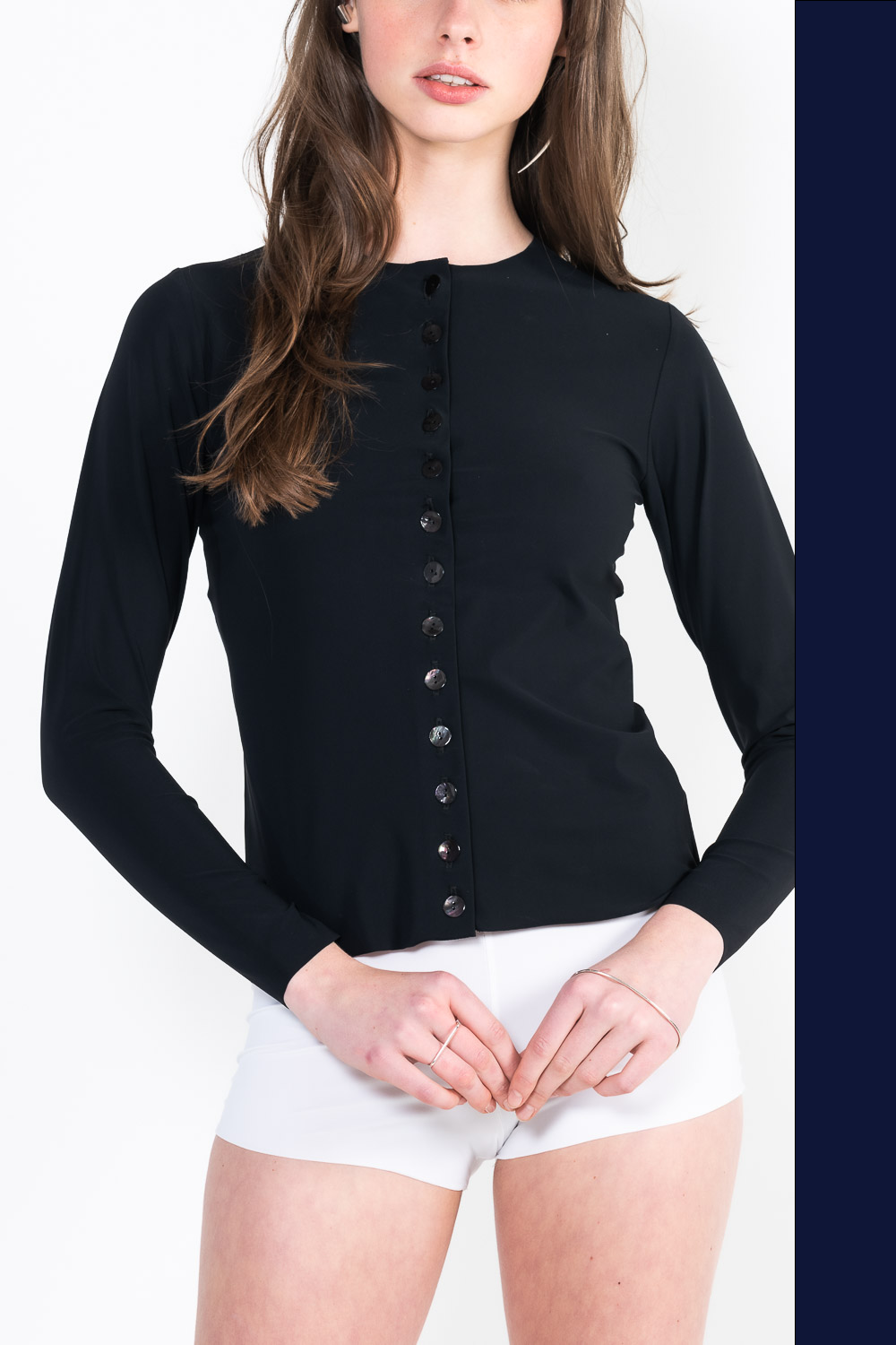 L14 Buttoned crew neck vest