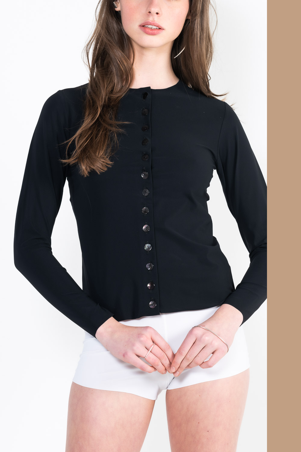 L14 Buttoned crew neck vest