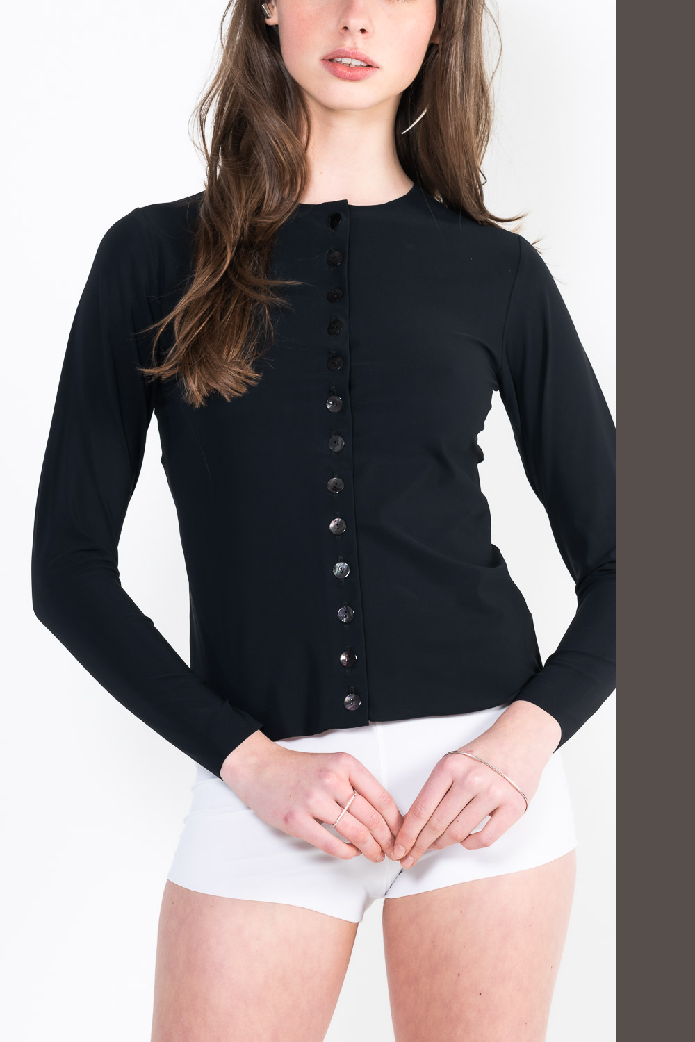 L14 Buttoned crew neck vest