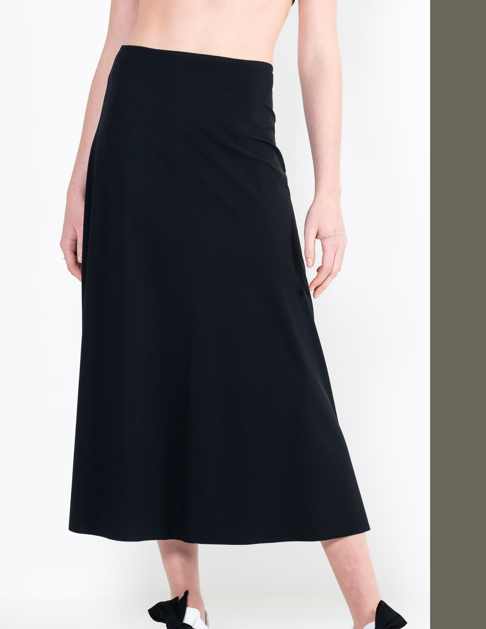 L18 long bias skirt