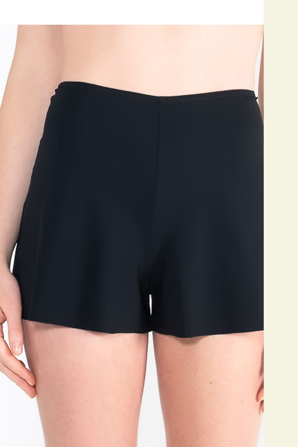 L20Bis Shorts with godets