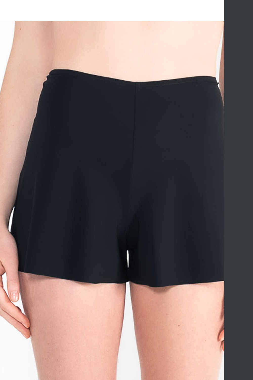 L20Bis Shorts with godets