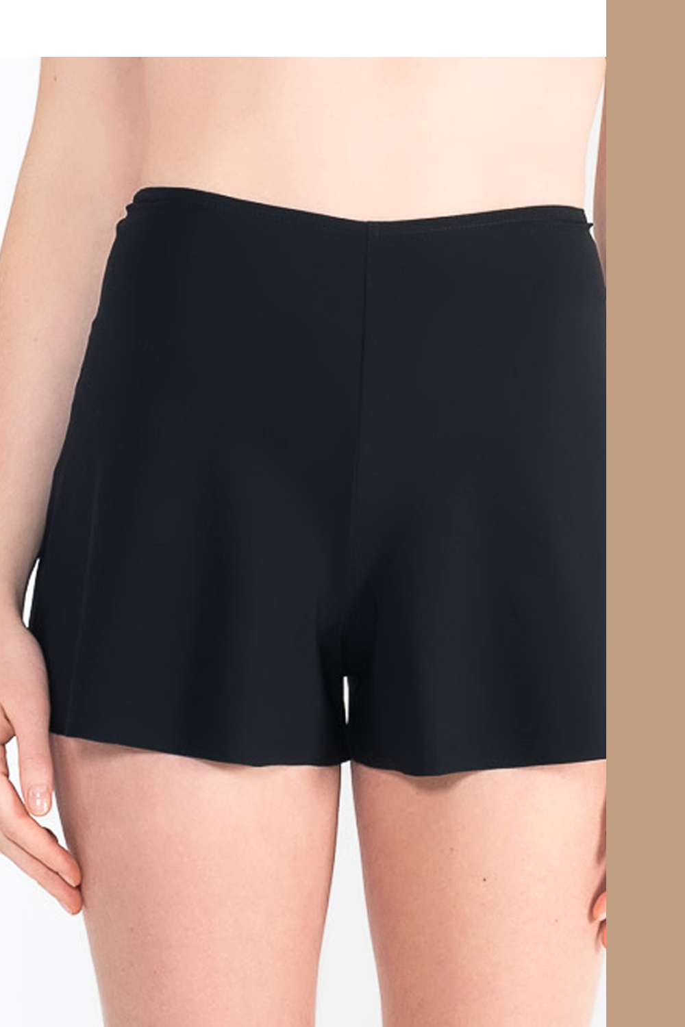 L20Bis Shorts with godets