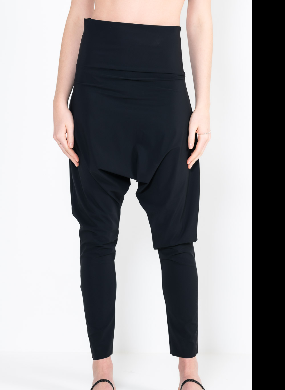 L41 Harem pants