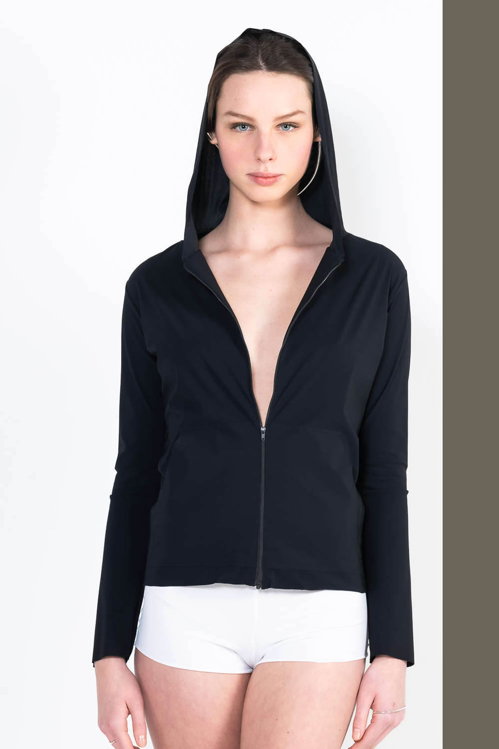 L68 Front zip hooded jogging vest