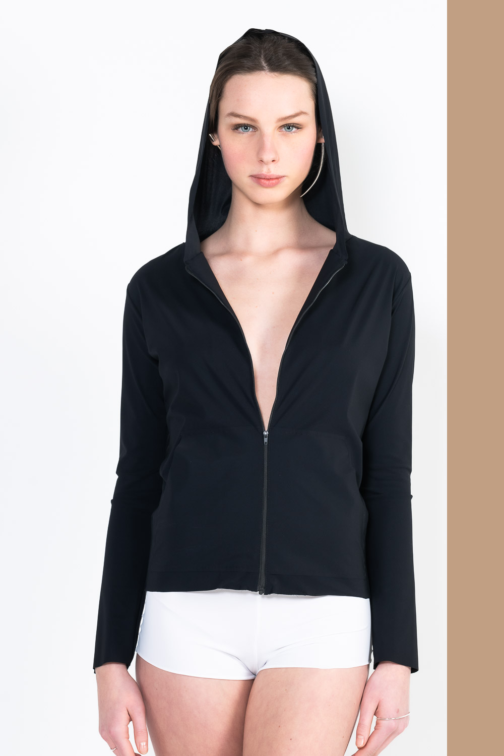 L68 Front zip hooded jogging vest