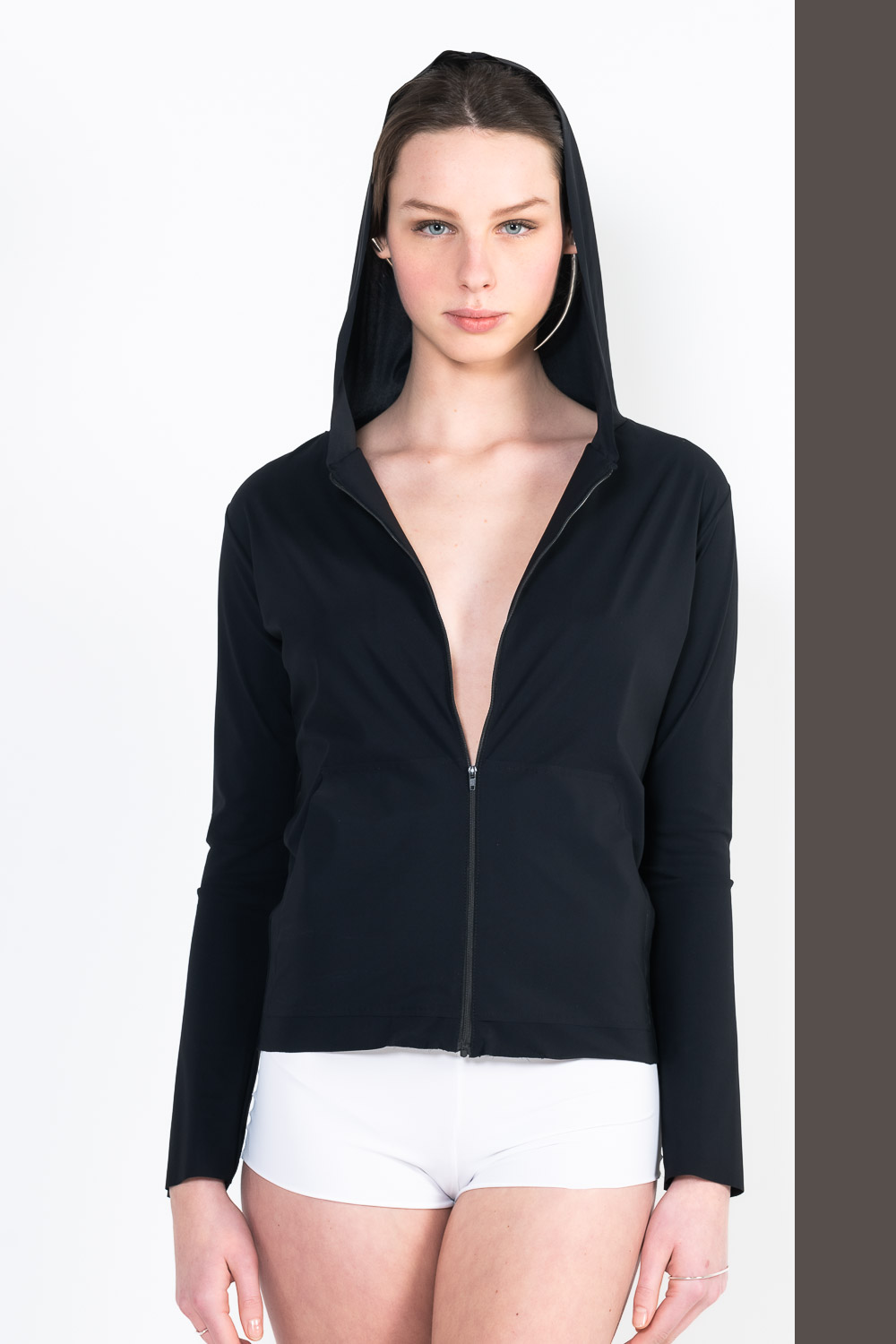 L68 Front zip hooded jogging vest