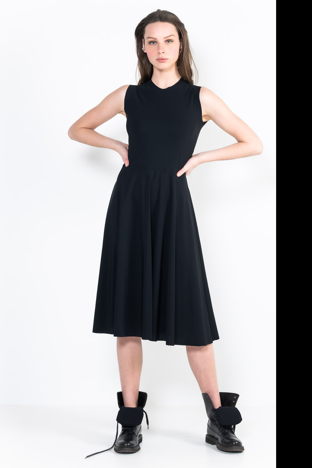 L84 Short sleeveless melania dress