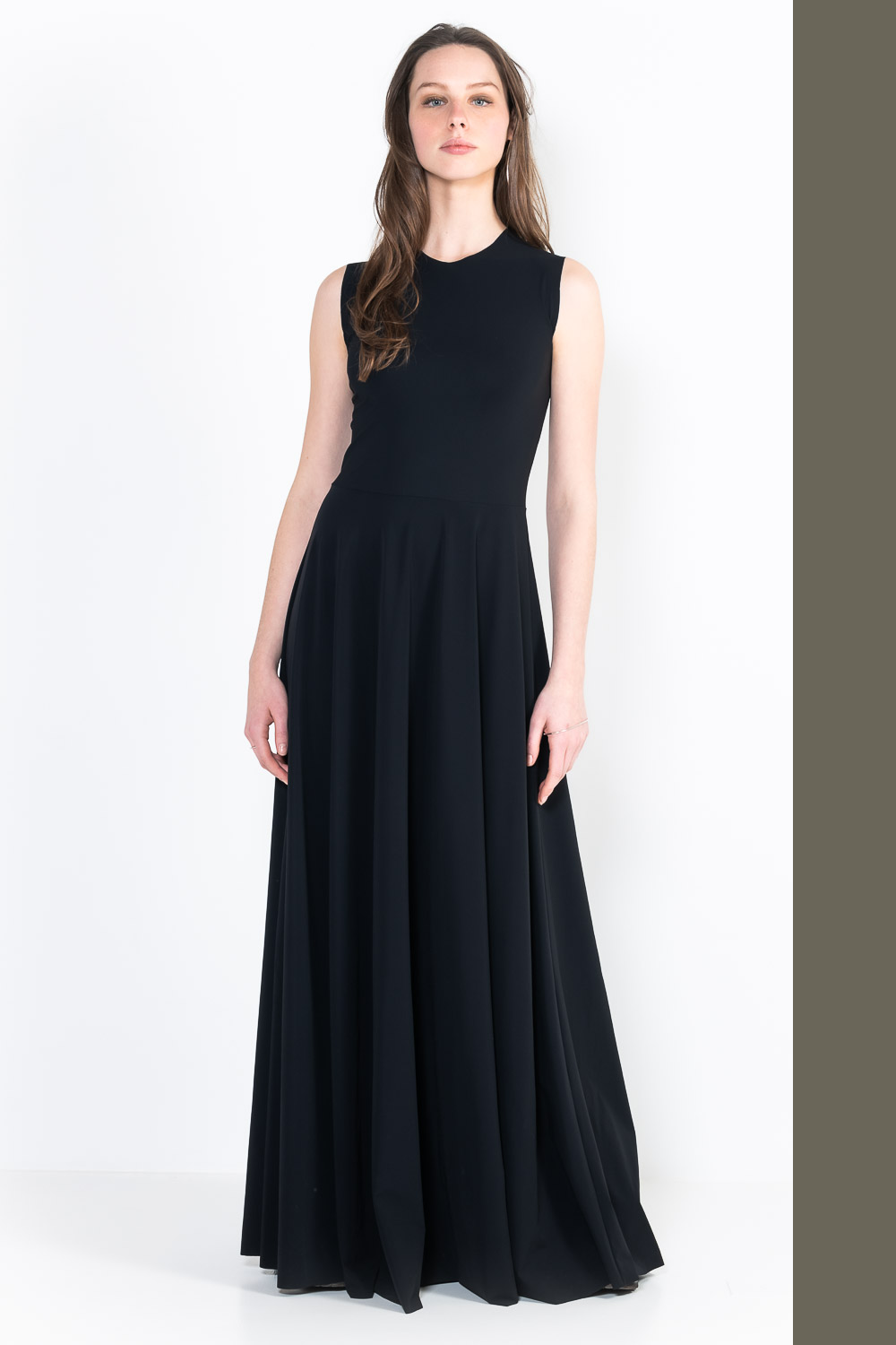 L84Bis Long sleeveless melania dress