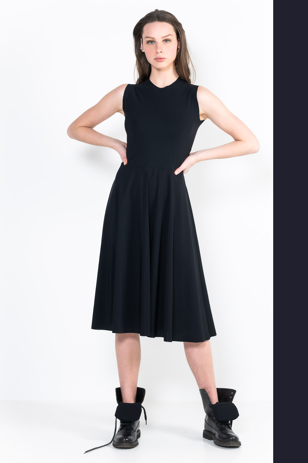L84 Short sleeveless melania dress