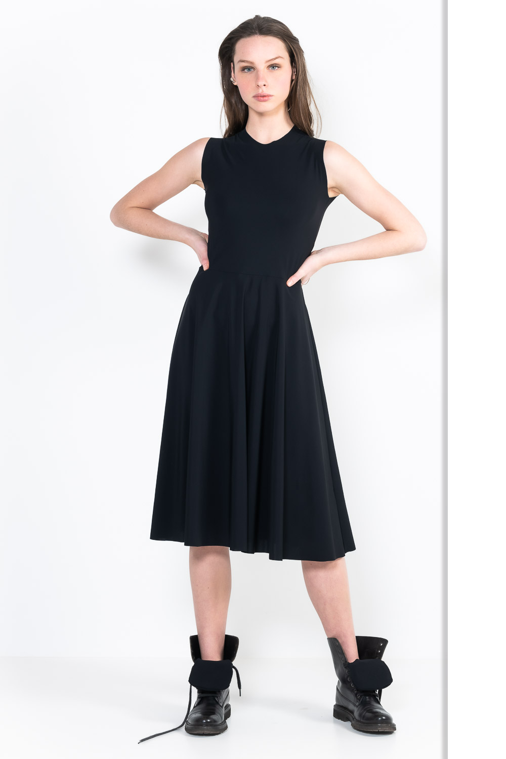 L84 Short sleeveless melania dress