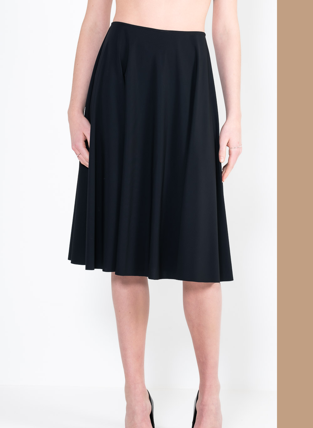 L85 Short melania skirt