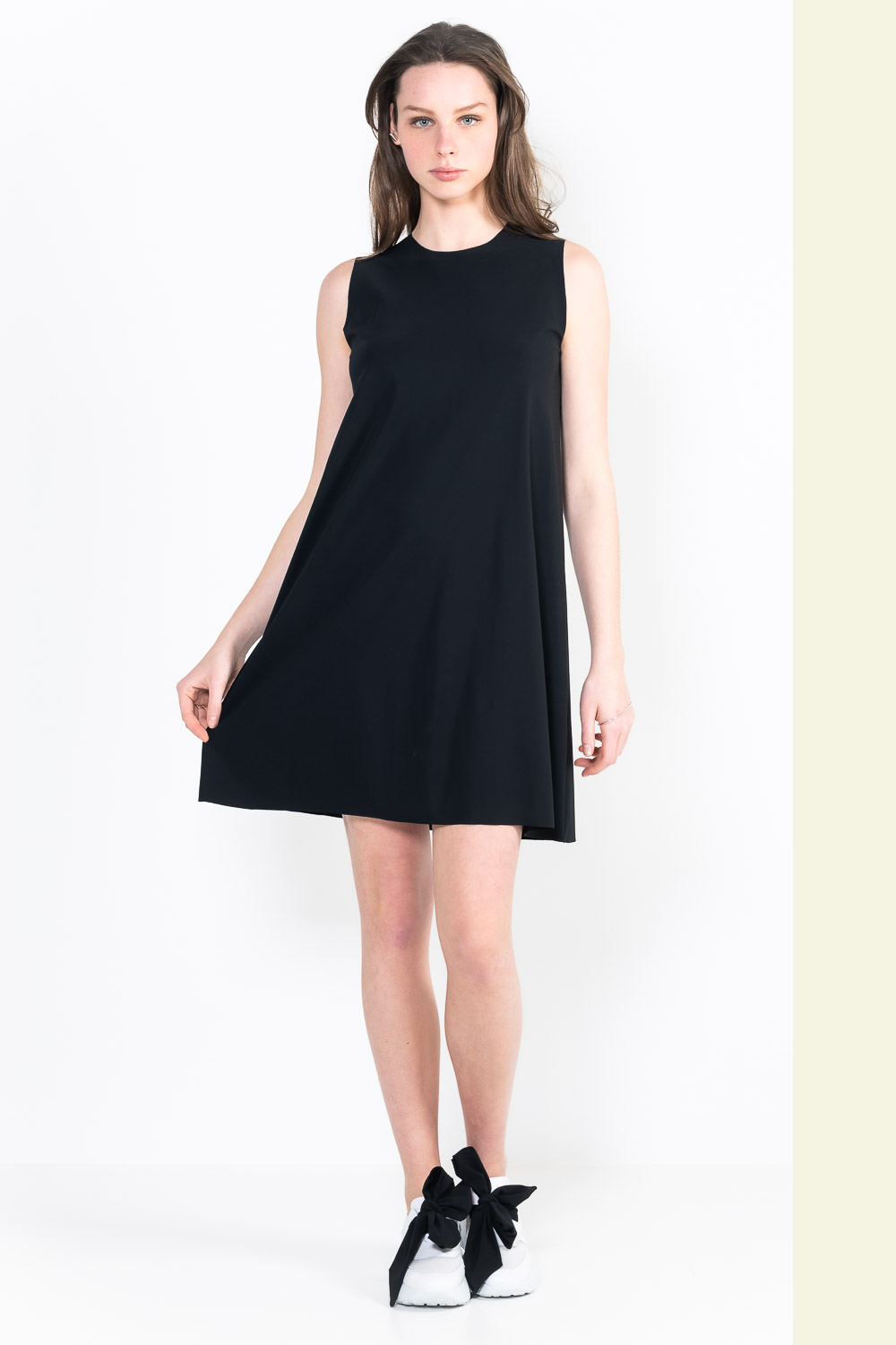 L91 Short sleeveless trumpet dress