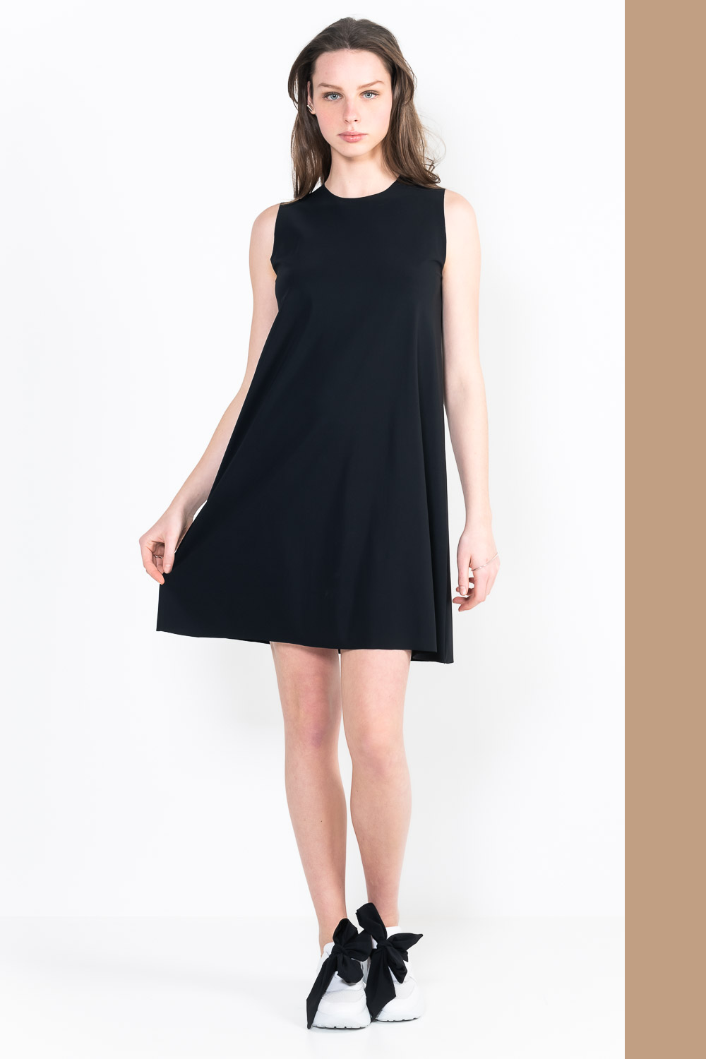 L91 Short sleeveless trumpet dress