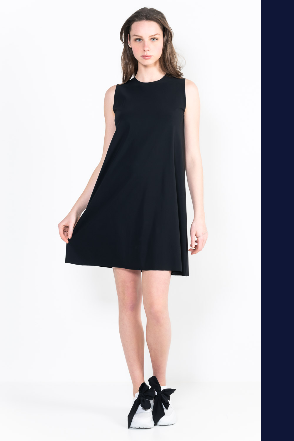 L91 Short sleeveless trumpet dress