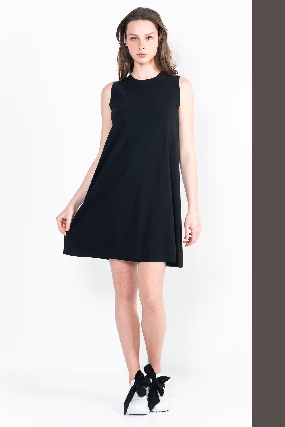 L91 Short sleeveless trumpet dress