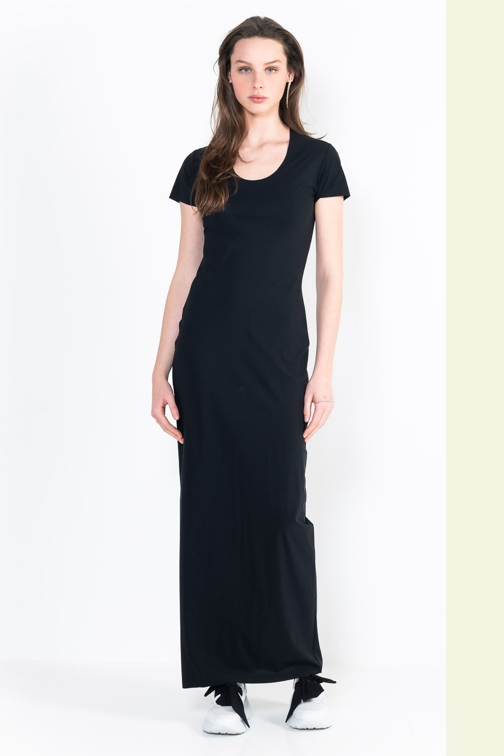 L9Ter U-neck dress short sleeves long
