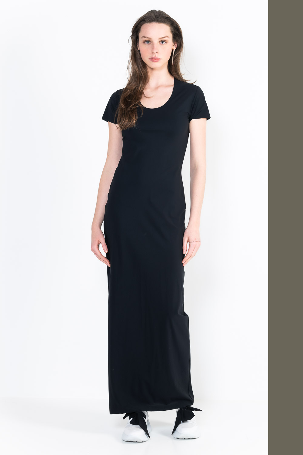 L9Ter U-neck dress short sleeves long