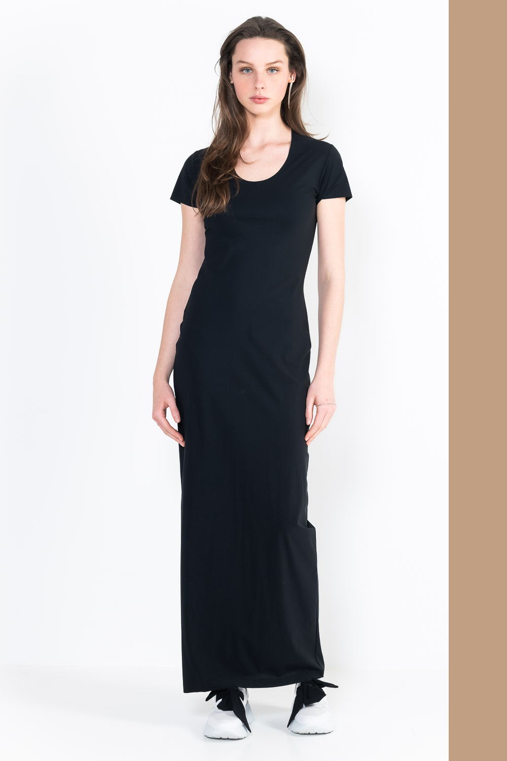 L9Ter U-neck dress short sleeves long