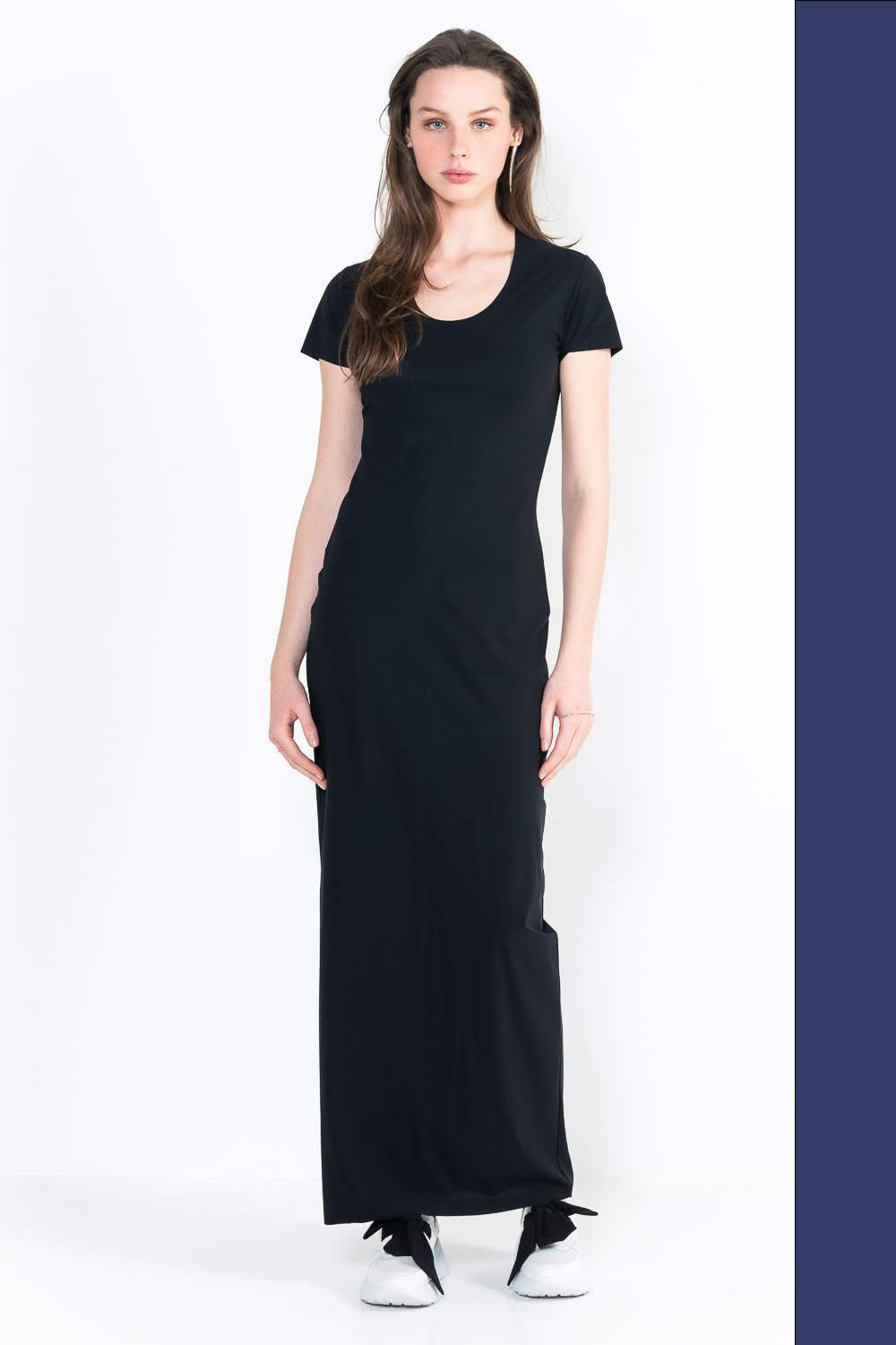 L9Ter U-neck dress short sleeves long