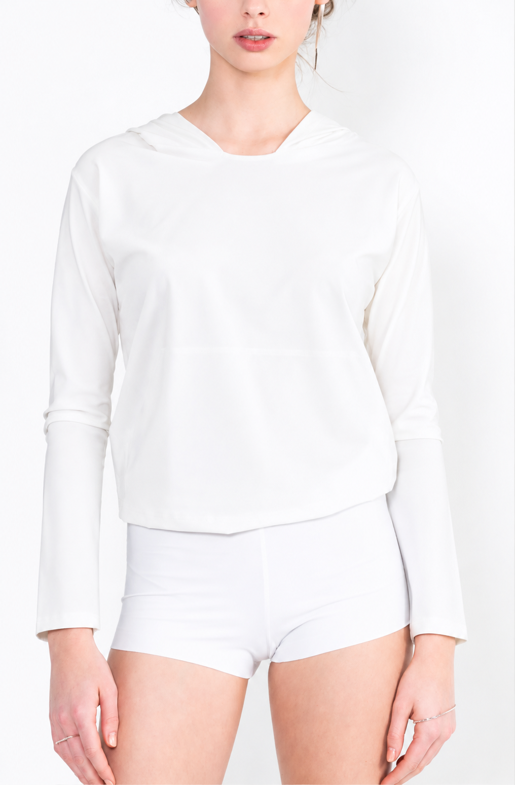 L69 Pull jogging capuche court
